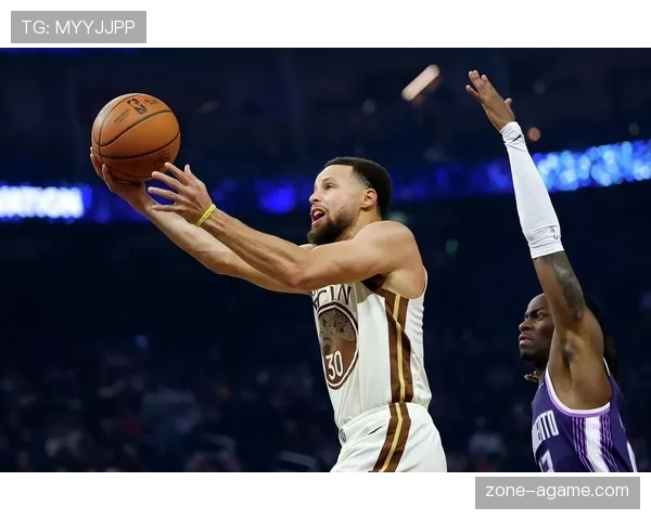 威金斯无球掩护为库里制造空位提升三分效率