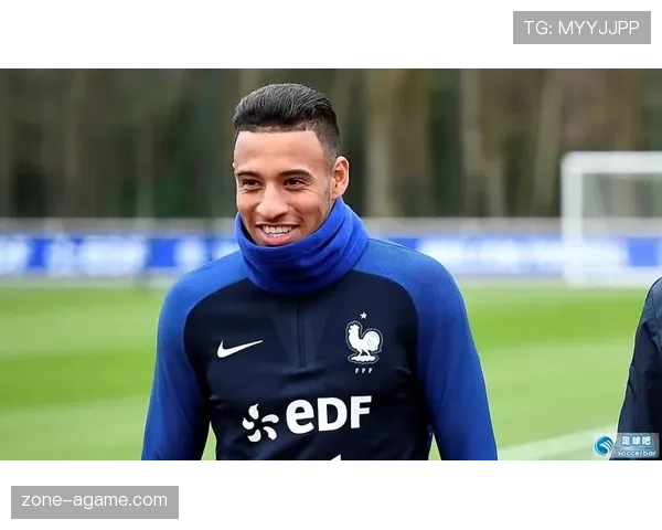 拜仁慕尼黑，豪门地位受冲击：阵容深度短板，内部矛盾开始浮现，战术体系僵化或将撼动德甲霸主根基